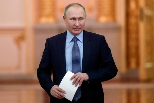 Путин подписал поправки, меняющие исчисления налогов и взносов 