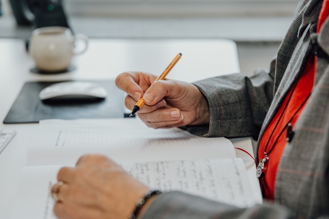 Требования налоговой вне рамок проверки: практические примеры